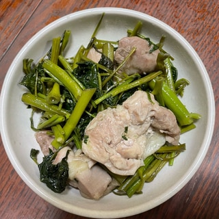 鶏もも肉と空心菜の酒蒸し